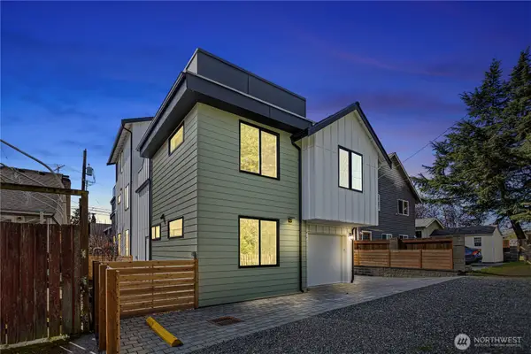 516 N 102nd Street, Seattle, WA 98133