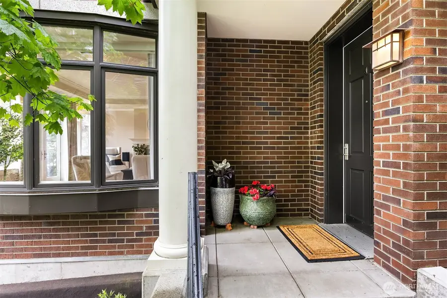 725 Harvard Avenue E, Seattle, WA 98102 - #2