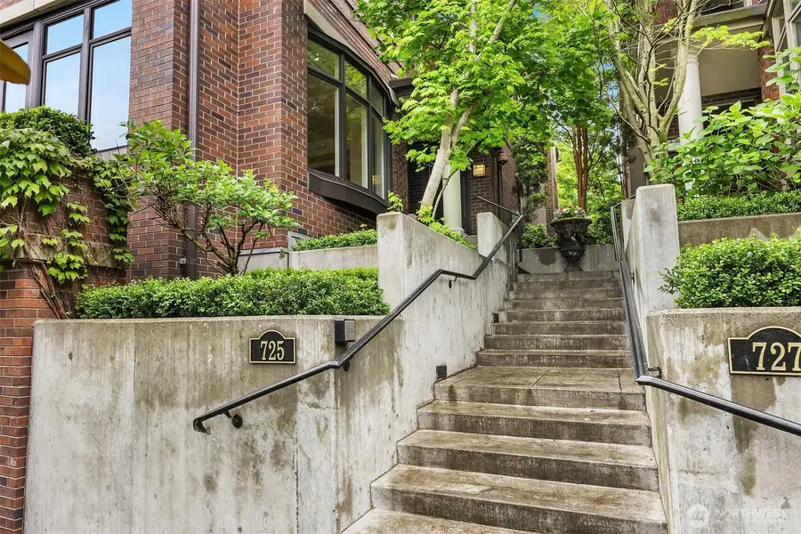 725 Harvard Avenue E, Seattle, WA 98102 - #3