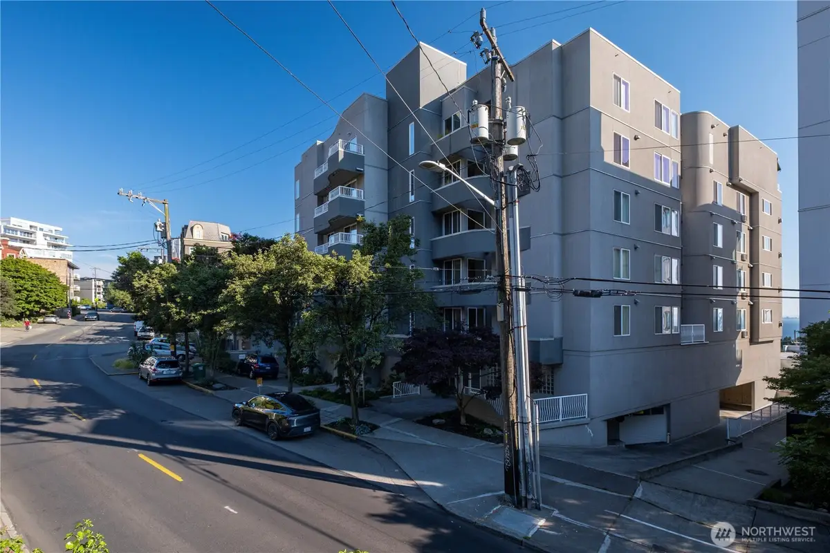 601 W Mercer Place #304, Seattle, WA 98119 - #1