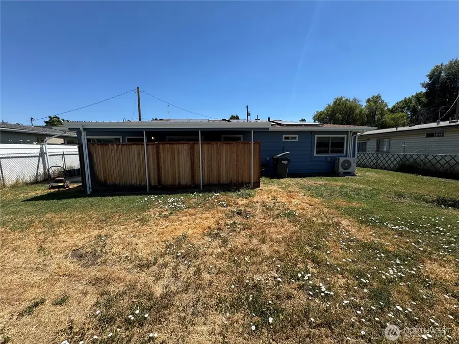 820 SE Cedar Avenue, College Place, WA 99324 - #3
