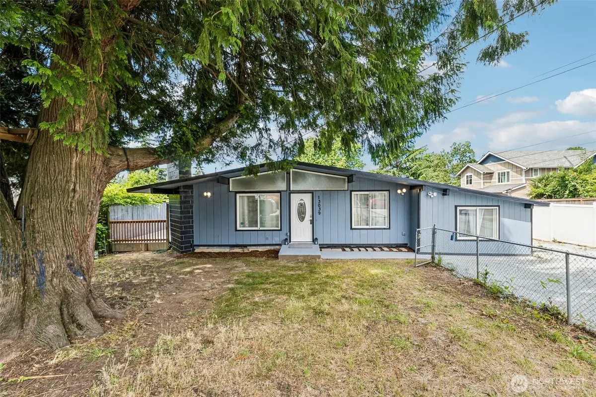 13039 24th Avenue S, Seattle, WA 98168 - #1
