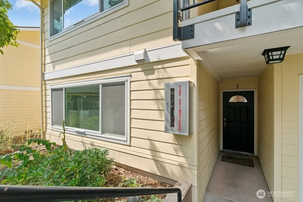 14602 NE 51st Street #D1, Bellevue, WA 98007 - #1