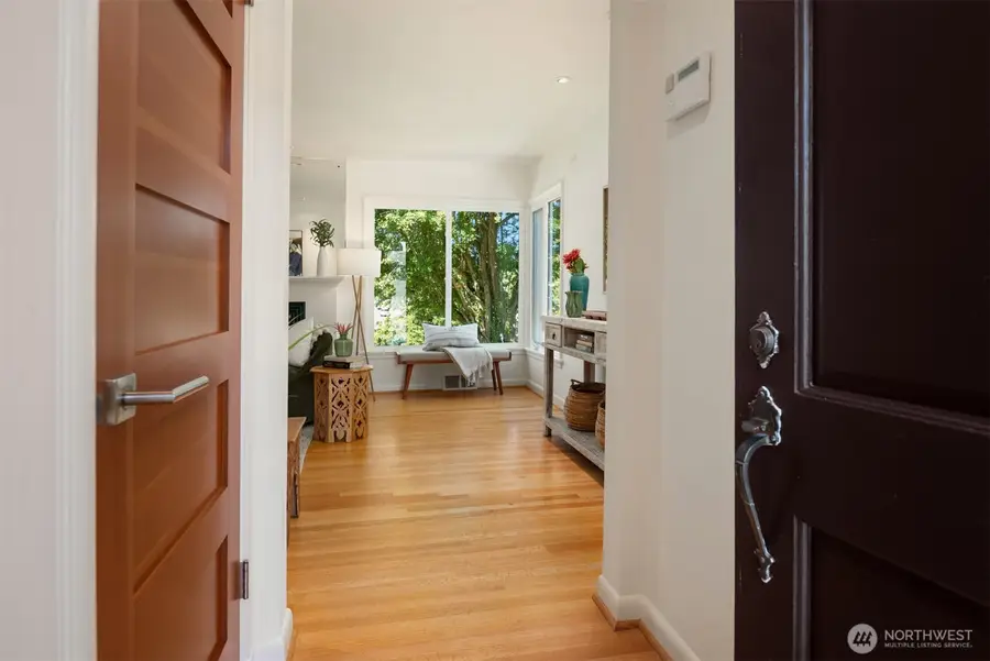 2313 47th Avenue Sw, Seattle, WA 98116 - #2