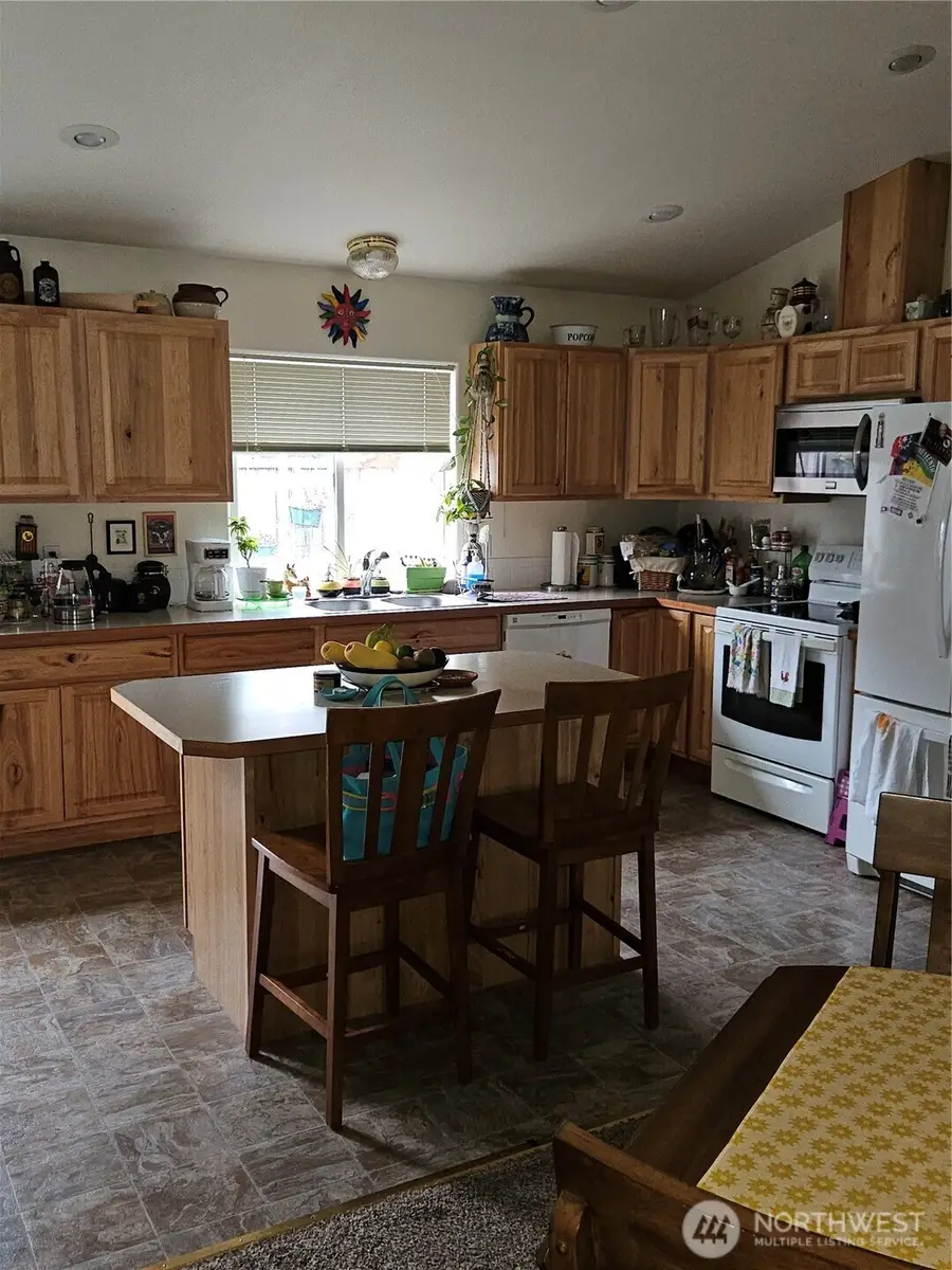 2916 Russell Road, Centralia, WA 98531 - #2
