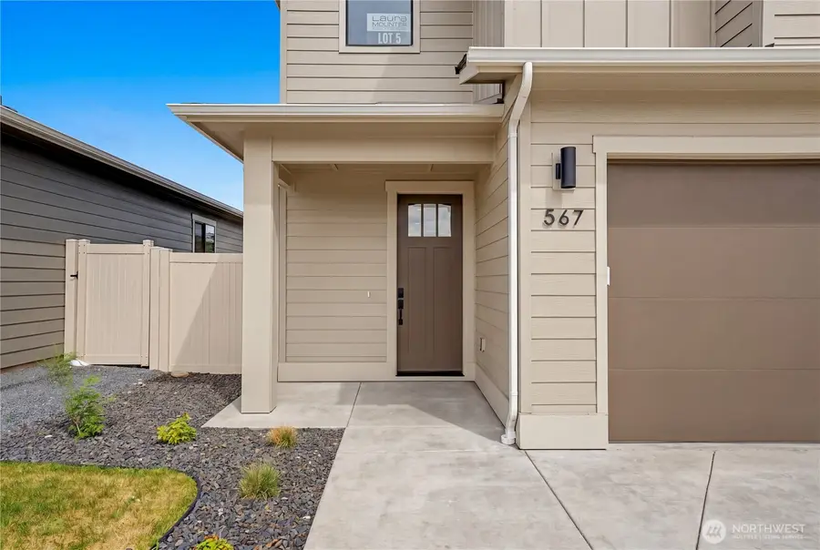 567 S Perry Avenue, East Wenatchee, WA 98802 - #3