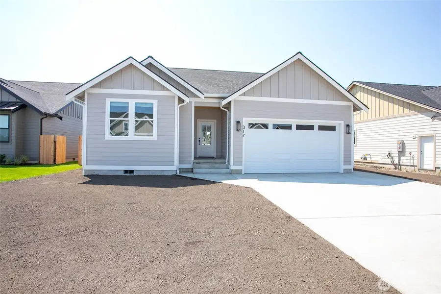 317 W 3rd Street, Everson, WA 98247 - #3