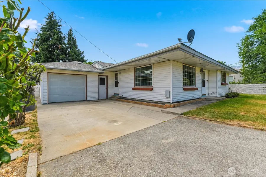 1325 9th Street, Wenatchee, WA 98801 - #2