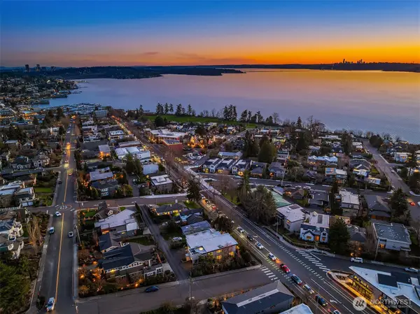 7 10th Avenue, Kirkland, WA 98033