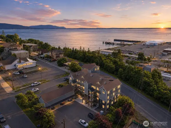 705 N State Street #102, Bellingham, WA 98225