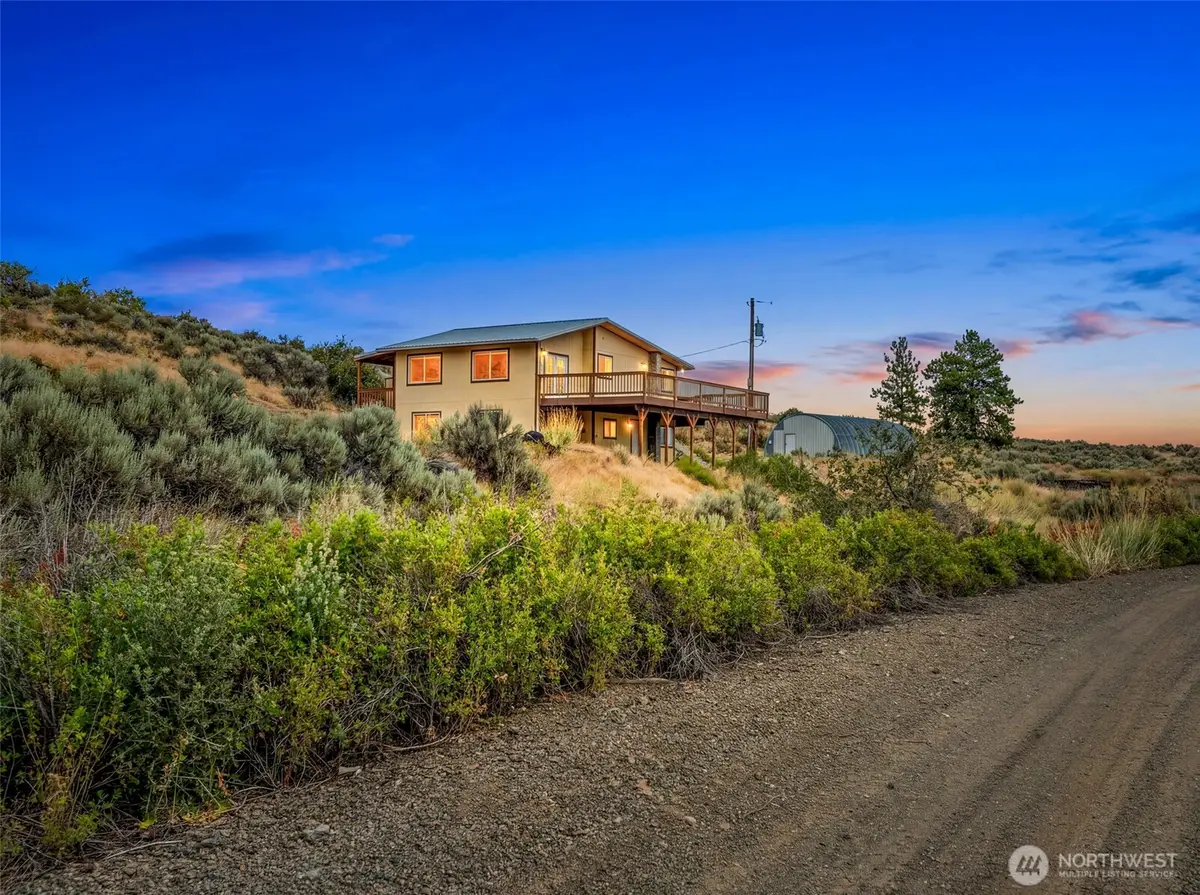 612 Rd S Sw, East Wenatchee, WA 98802 - #1