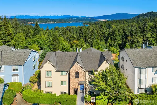 3410 161st Court E #32, Bellevue, WA 98008