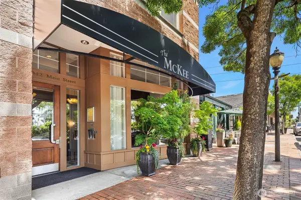 10042 Main Street #206, Bellevue, WA 98004