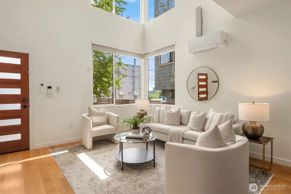 3924 Linden Avenue N #E, Seattle, WA 98103 - #1