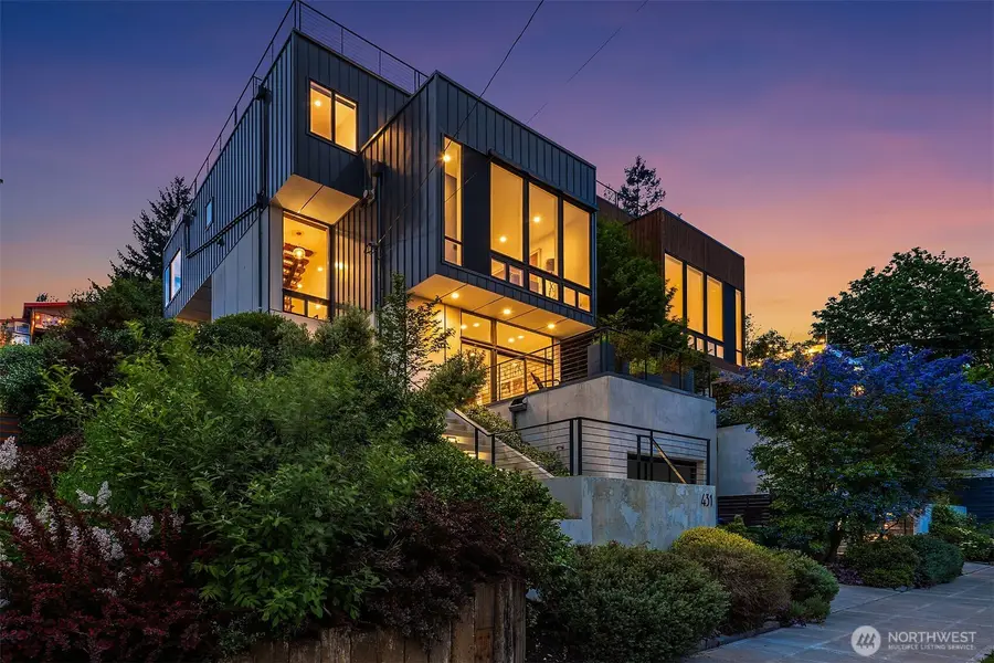 431 26th Avenue E, Seattle, WA 98112 - #2