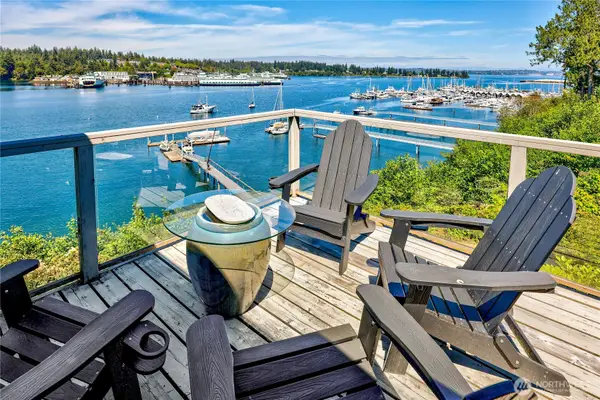 5834 Packard Lane Ne, Bainbridge Island, WA 98110