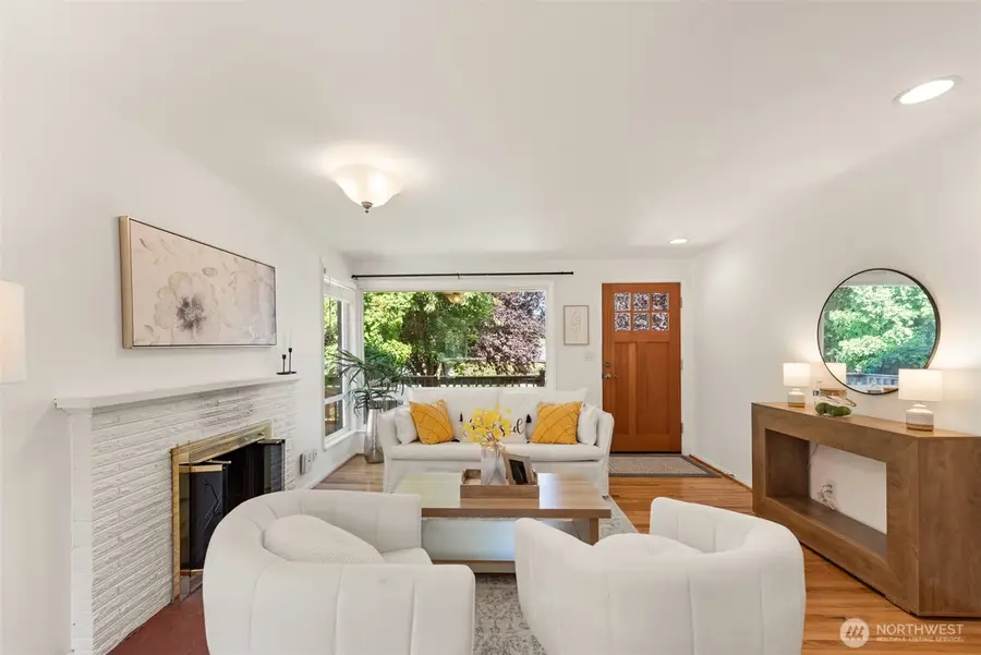 6831 37th Avenue Ne, Seattle, WA 98115 - #3