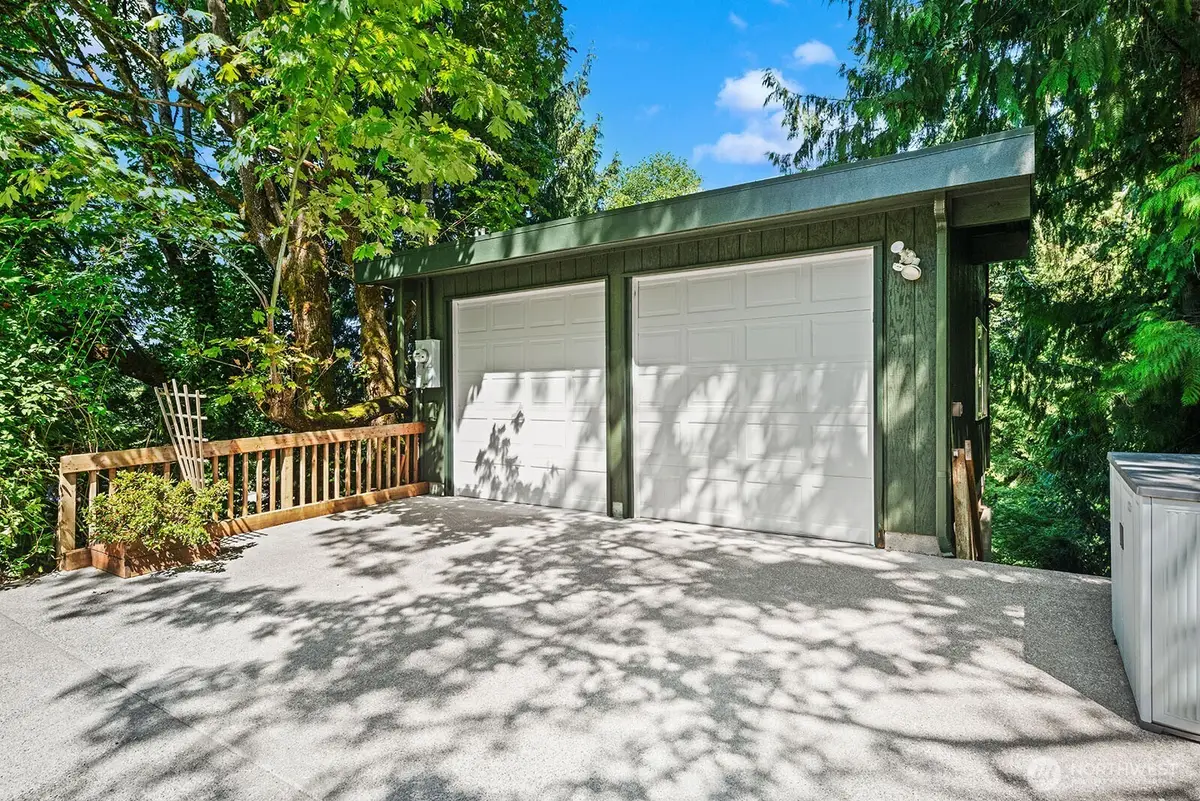16524 35th Avenue Ne, Lake Forest Park, WA 98155 - #1