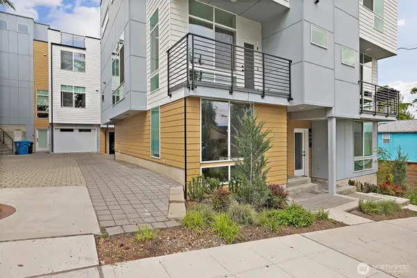 902 N 86th Street, Seattle, WA 98103