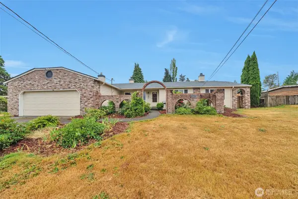 3811 S 239th Street, Kent, WA 98032