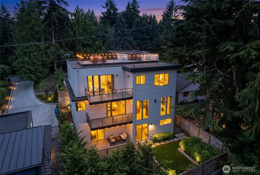 3760 W Lawton Street, Seattle, WA 98199 - #3