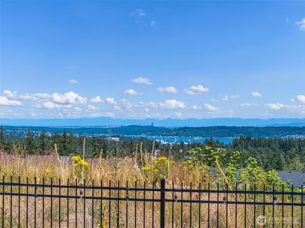 1379 Baker Heights Loop, Bremerton, WA 98312