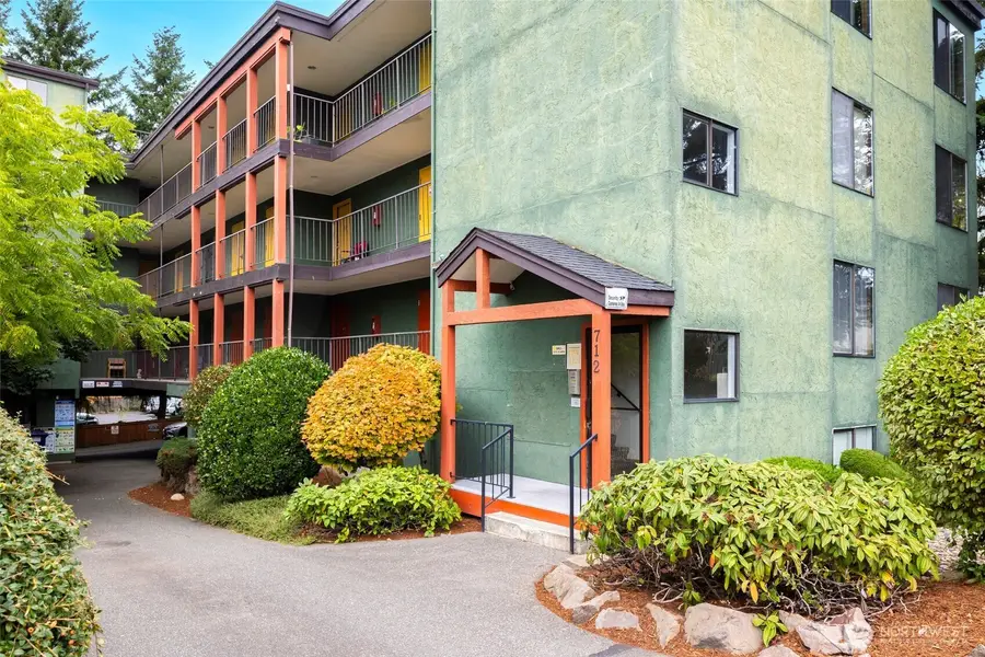 712 N 143rd Street, Seattle, WA 98133 - #2