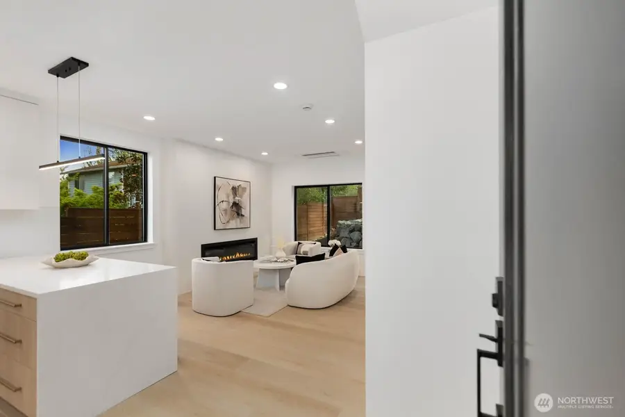 9026 Corliss Avenue N, Seattle, WA 98103 - #2