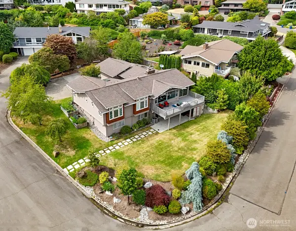 17236 NE 6th Place, Bellevue, WA 98008