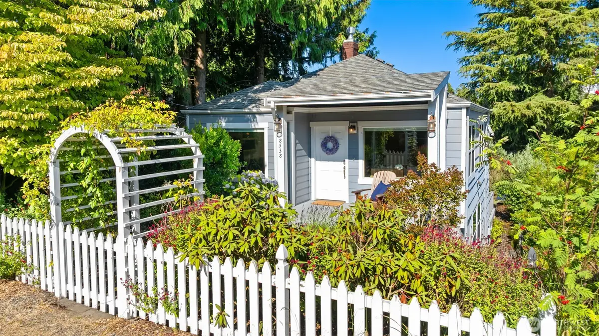 8538 19th Avenue Nw, Seattle, WA 98117 - #1