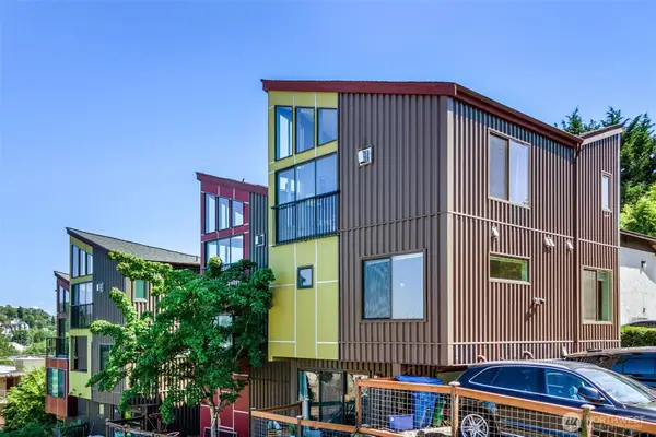 3028 SW Avalon Way #B, Seattle, WA 98126