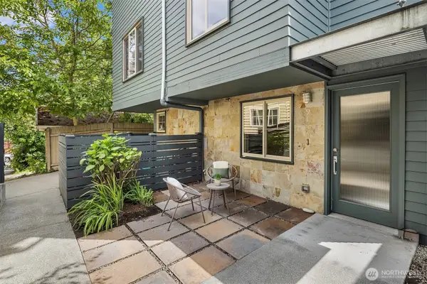 916 N 73rd Street #A, Seattle, WA 98103