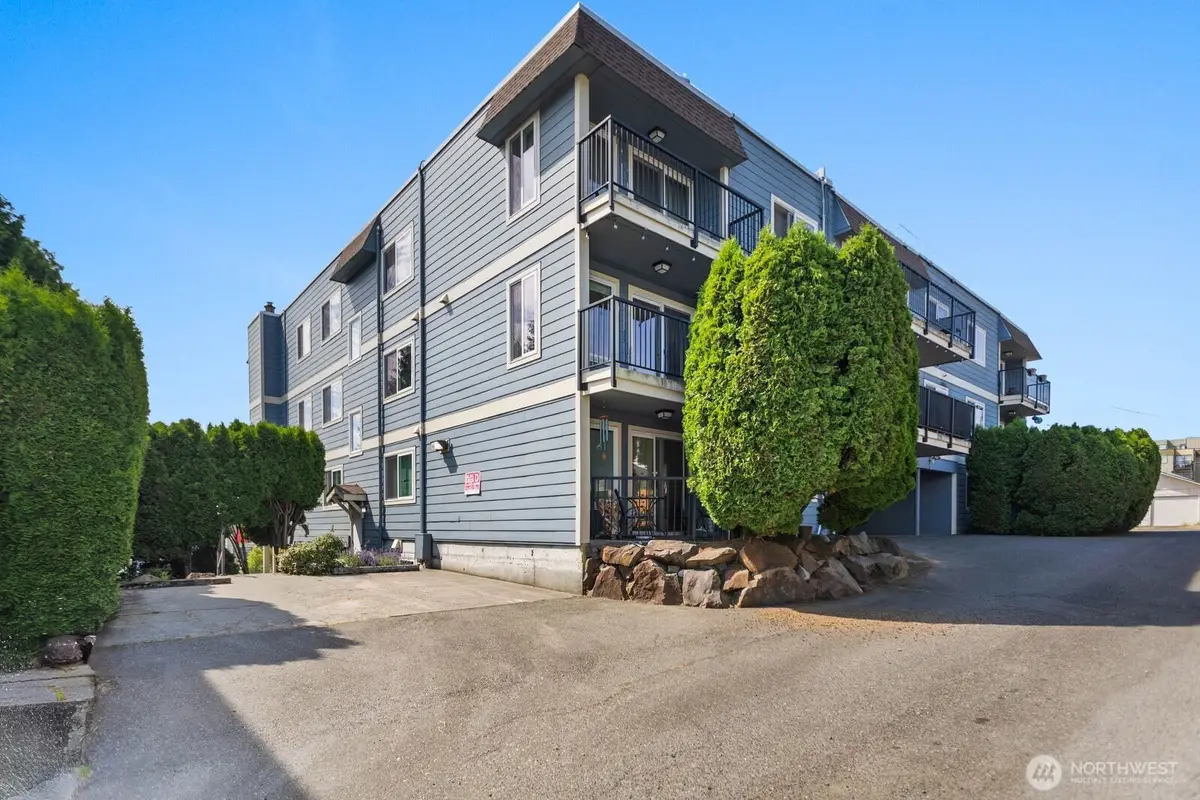 10110 Greenwood Ave N #204, Seattle, WA 98133 - #1