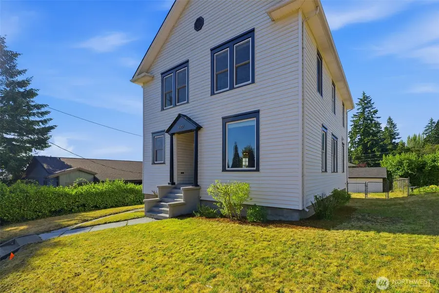 1607 Burwell Street, Bremerton, WA 98337 - #2