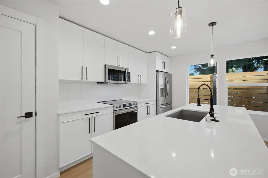 9811 Linden Avenue N, Seattle, WA 98103 - #3