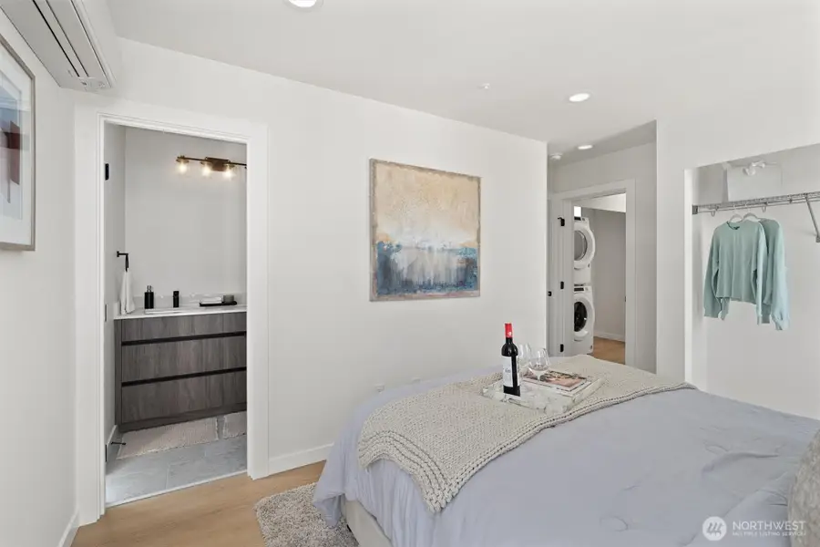 3116 Queen Anne Avenue N, Seattle, WA 98119 - #3