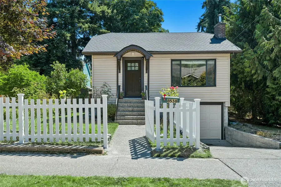 8538 Ashworth Avenue N, Seattle, WA 98103 - #2