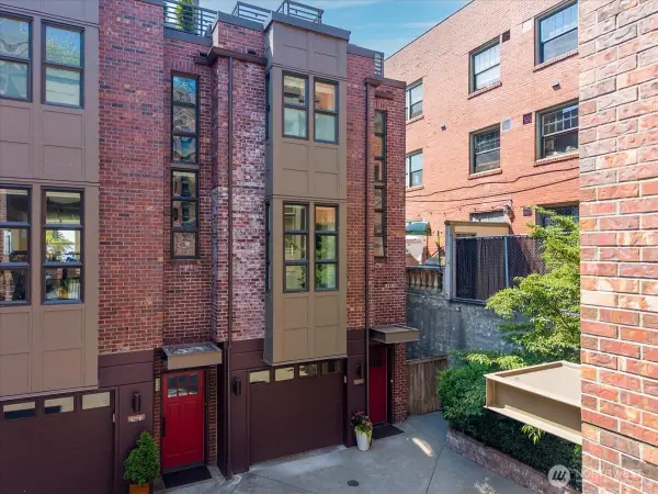 427 13th Avenue E #C, Seattle, WA 98102