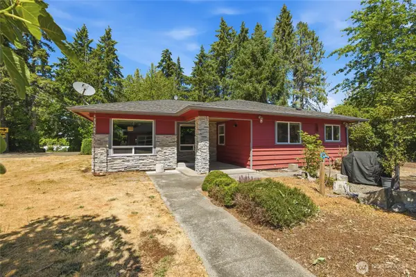 4766 Erlands Point Road Nw, Bremerton, WA 98312