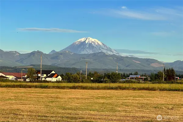 212 SE 448th Street, Enumclaw, WA 98022