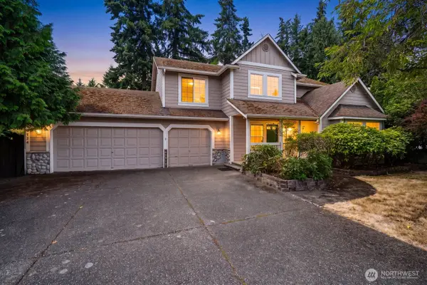 5724 Hillpointe Circle, Lynnwood, WA 98037