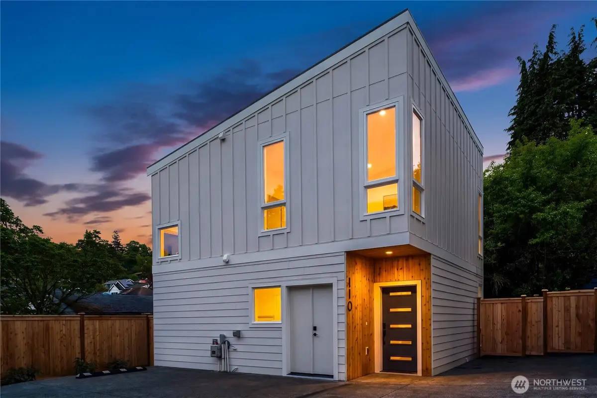 110 29th Avenue E, Seattle, WA 98112 - #1