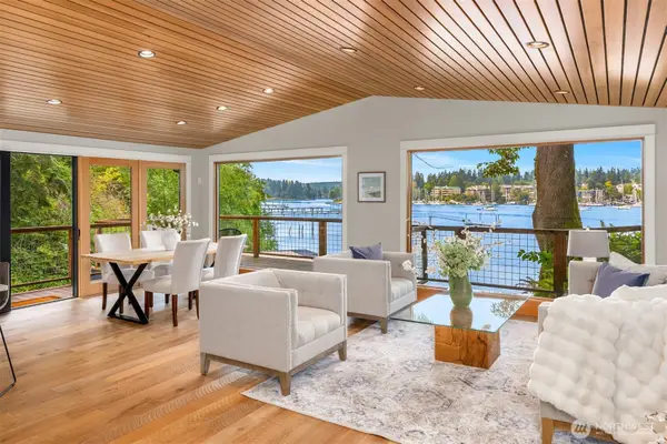 5854 Packard Lane Ne, Bainbridge Island, WA 98110