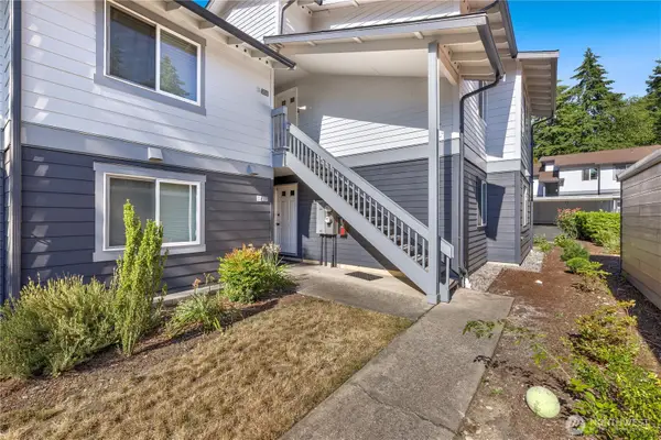 11444 SE 257th Place #D203, Kent, WA 98030