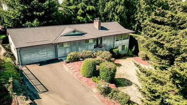 425 SW 183rd Street, Normandy Park, WA 98166