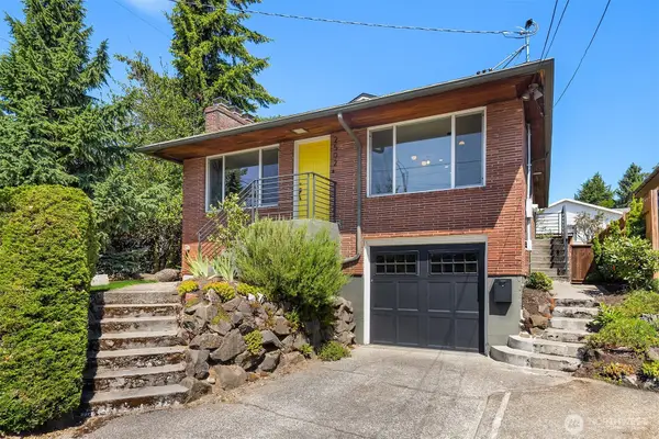2502 NE 68th Street, Seattle, WA 98115