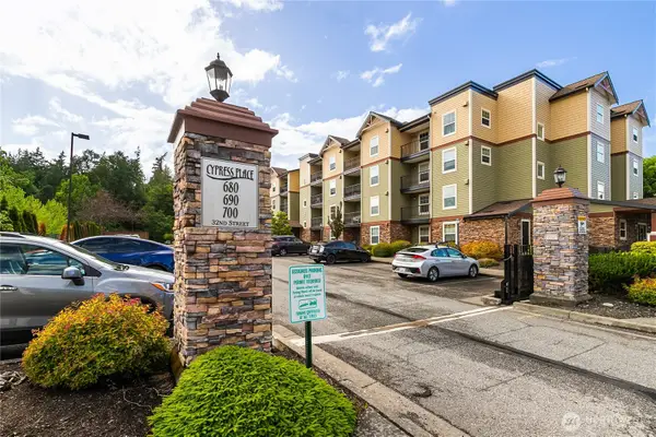 690 32nd Street #B301, Bellingham, WA 98225