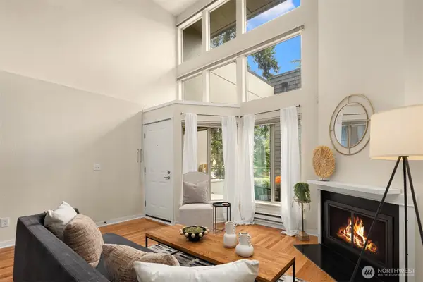 5847 NE 75th Street #A212, Seattle, WA 98115