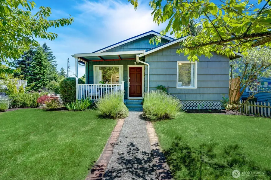 8526 17th Avenue Ne, Seattle, WA 98115 - #2