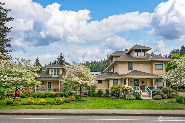 10425 E Riverside Drive, Bothell, WA 98011